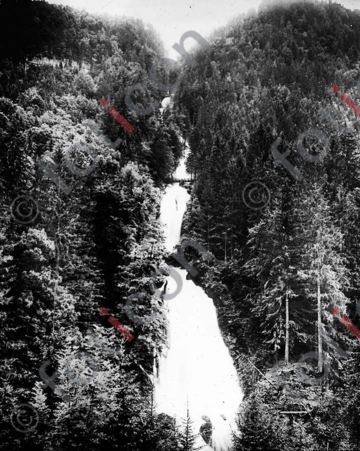Giessbachfall | Giessbach Falls - Foto foticon-simon-023-010-sw.jpg | foticon.de - Bilddatenbank für Motive aus Geschichte und Kultur